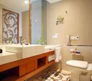 In-room Bathroom 6 Jinling Plaza Changzhou