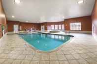 Swimming Pool La Quinta Inn & Suites by Wyndham Belton - Temple South