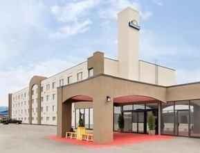 Exterior 4 Days Inn & Conference Centre by Wyndham Cranbrook