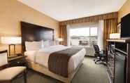 Bedroom 6 Days Inn & Conference Centre by Wyndham Cranbrook