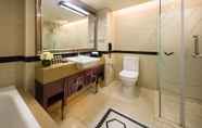 Toilet Kamar 4 Paramount Gallery Hotel