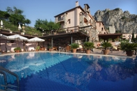 Swimming Pool Hotel Villa Sonia