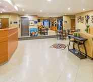 Lobby 5 Microtel Inn & Suites by Wyndham Kingsland