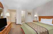 Bedroom 7 Days Inn by Wyndham Albany SUNY