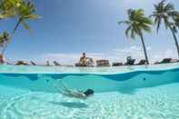 Hồ bơi Royal Island Resort & Spa