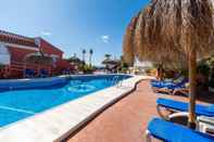 Swimming Pool Hotel Los Arcos