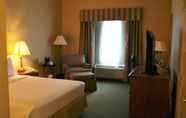 Kamar Tidur 7 Holiday Inn Express Hotel & Suites Drums, an IHG Hotel