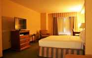 Kamar Tidur 4 Holiday Inn Express Hotel & Suites Drums, an IHG Hotel