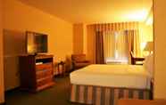 Kamar Tidur 4 Holiday Inn Express Hotel & Suites Drums, an IHG Hotel