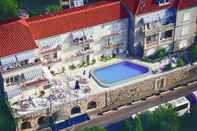 Swimming Pool Hotel Komodor