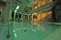 Swimming Pool Hotel Sanotel