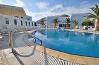 Swimming Pool Hotel Benois