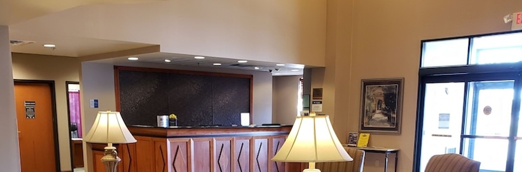 Lobby Wingate by Wyndham Coon Rapids