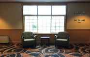 Lobi 4 Cabot Inn & Suites