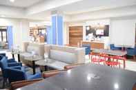 Bar, Cafe and Lounge Holiday Inn Express Hotel & Suites West I 10, an IHG Hotel