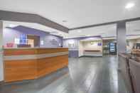 Lobby Microtel Inn & Suites by Wyndham Dover
