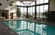 Swimming Pool 2 Econo Lodge