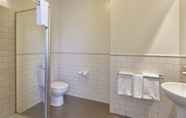 Toilet Kamar 2 Launceston Central Apartment Hotel