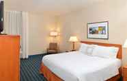 Bedroom 5 Fairfield Inn and Suites by Marriott Sacramento Elk Grove