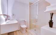 Toilet Kamar 6 Hotel Sol e Mar - Adults Only