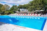 Swimming Pool Quality Hotel Rouge et Noir Roma