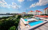 Swimming Pool 2 Qingdao Seaview Garden Hotel