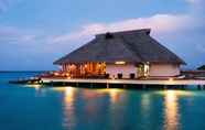 Swimming Pool 4 Adaaran Prestige Water Villas - All inclusive