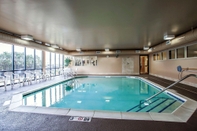 Swimming Pool Comfort Suites Elgin