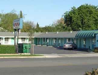 Exterior 2 Economy Inn