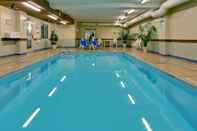 Swimming Pool Country Inn & Suites by Radisson, London South, ON