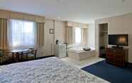 Bedroom 2 Travelodge by Wyndham Trenton