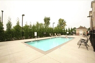 Swimming Pool Homewood Suites by Hilton Louisville-East