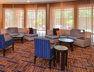 Lobby 2 Courtyard by Marriott Pittsburgh Monroeville