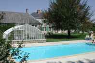 Swimming Pool Château de la Rue