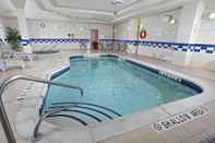 สระว่ายน้ำ Fairfield Inn & Suites by Marriott Sudbury