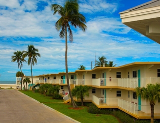 Exterior 2 Carousel Inn on the Beach