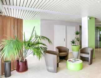 Lobi 2 Brit Hotel Le Parc Vichy