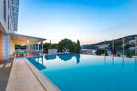 Swimming Pool Hotel Uvala