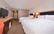 Bedroom 6 Hampton Inn & Suites Plymouth