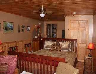 Lobi 2 Kiwassa Lake Bed & Breakfast