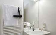 In-room Bathroom 4 Aparthotel Adagio Access Paris Clamart