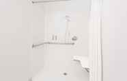 In-room Bathroom 7 Super 8 by Wyndham Cloverdale