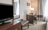 Kamar Tidur 5 Comfort Suites Wixom