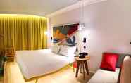 Bedroom 7 Hotel de la Paix