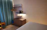 Bedroom 6 Hotel de la Paix