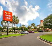 Exterior 2 Econo Lodge Inn & Suites Beaumont