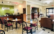 Restaurant 4 Econo Lodge Inn & Suites Beaumont