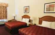 Bedroom 6 Econo Lodge Inn & Suites Beaumont