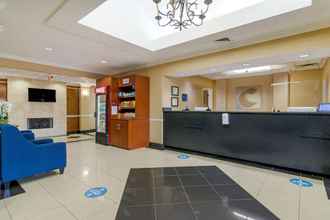 Lobby 4 Comfort Suites Savannah North I-95