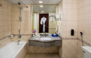 In-room Bathroom 6 Savoy Crest Hotel Apartments